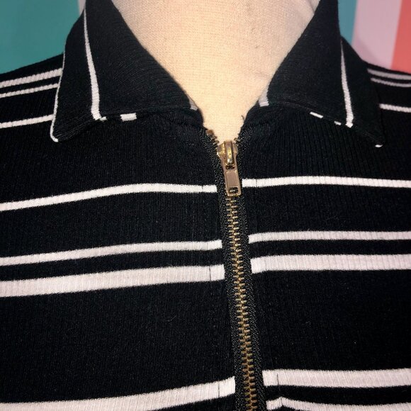 GUESS Black and White Striped Zip-Up Fitted Top - Picture 5 of 7